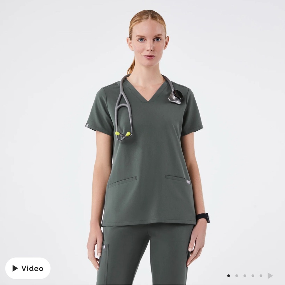 FIGS Casma Three-Pocket Scrub Top - Bonsai